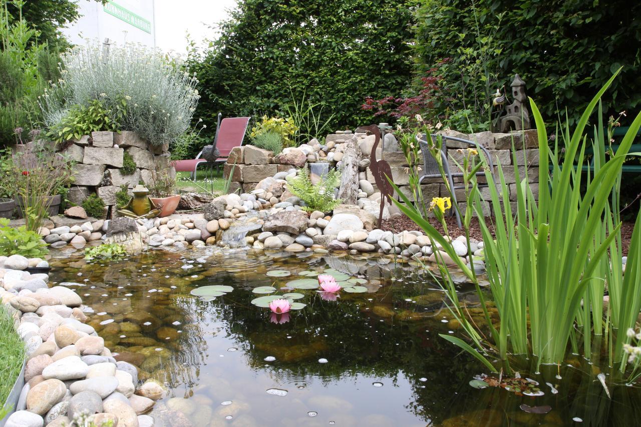 Hotel Natuerlich Famos Schlafen à Warburg Extérieur photo